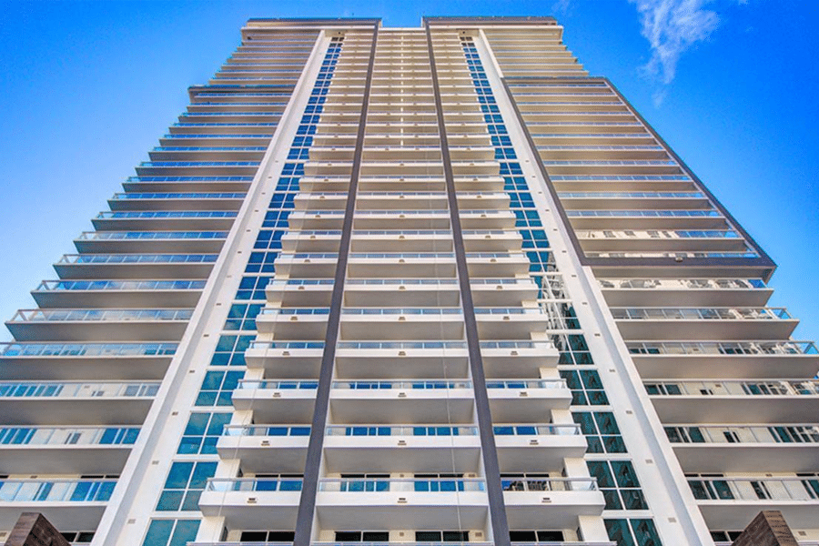 the Bond Brickell graces Miami’s infamous skyline with an iconic tower that stands 44 stories high on gorgeous oceanfront property.