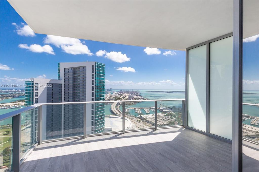 Best Waterfront Condos for Sale in Miami - Paramount Miami Worldcenter
